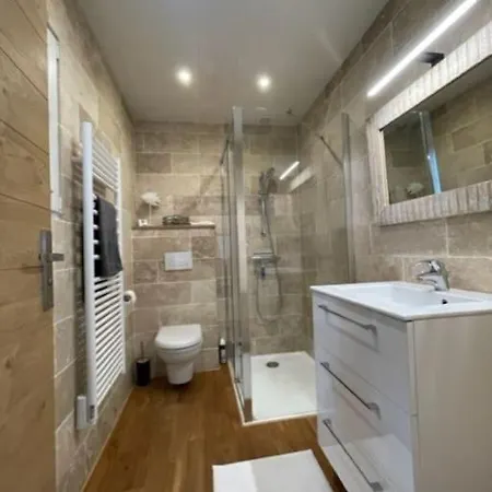 La Petite Maison Dans La Vallée D Auge *